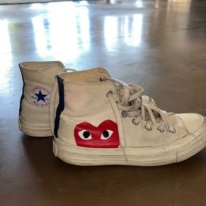 Womens 6.5 high top CdG play converse- white with red Peek-A-Boo heart
